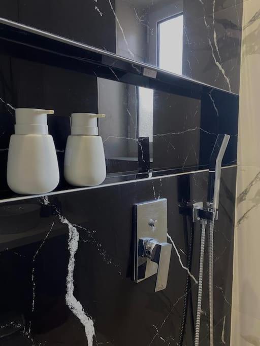 Tirana Elegant Apartment 外观 照片